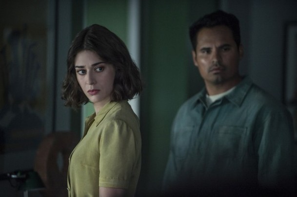 Extinction: Michael Peña a Lizzy Caplan čelí mimozemské invazi | Fandíme filmu