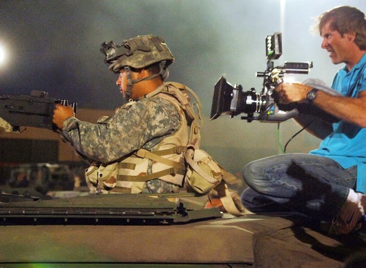 Michael Bay chystá vlastní film o pilotovi sestřeleném v Íránu | Fandíme filmu