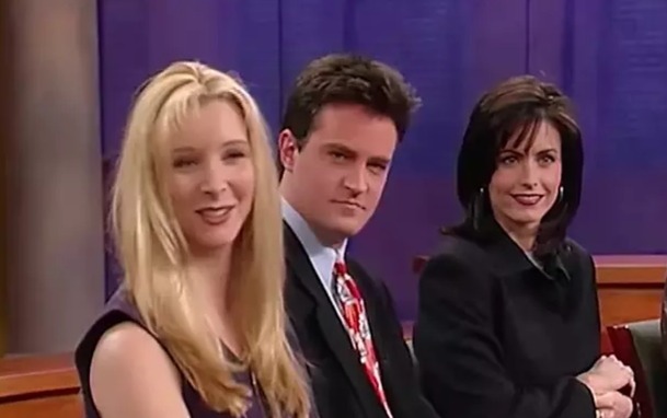 Přátelé: Lisa Kudrow odhalila, že během třetí sezony měla s postavou Phoebe velké potíže | Fandíme serialům