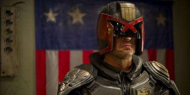 Dredd vs Dredd: Sylvester Stallone dorovnal Karla Urbana | Fandíme filmu