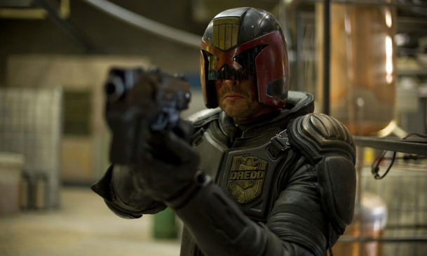 Dredd vs Dredd: Sylvester Stallone dorovnal Karla Urbana | Fandíme filmu