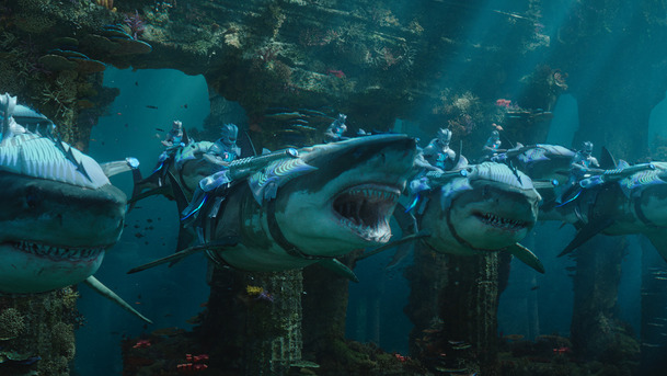 Aquaman: Žraloci a hrdinové na nových fotkách | Fandíme filmu