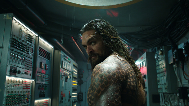 Aquaman: Žraloci a hrdinové na nových fotkách | Fandíme filmu