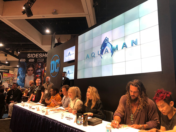 Aquaman: Žraloci a hrdinové na nových fotkách | Fandíme filmu