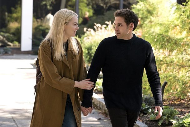 Maniac: Emma Stone a Jonah Hill v šíleném traileru | Fandíme serialům