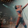 Bohemian Rhapsody: Ohlasy chválí dokonalou přeměnu v Mercuryho | Fandíme filmu