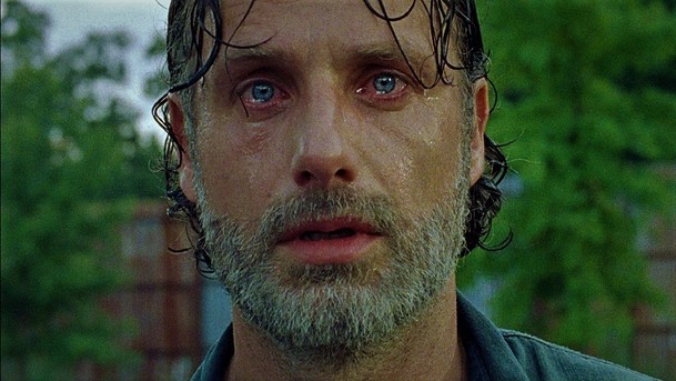 Živí mrtví: Nová fotka ukazuje poslední momenty Ricka Grimese | Fandíme serialům