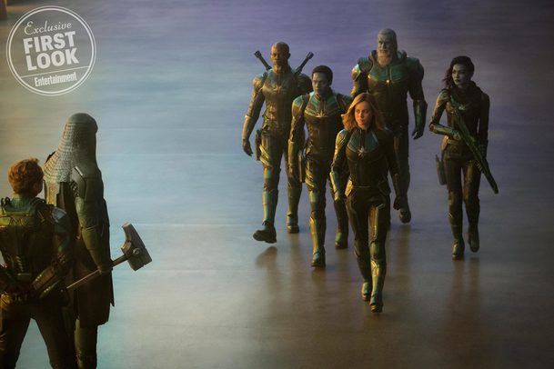 Captain Marvel v kostýmu na prvních oficiálních fotkách | Fandíme filmu