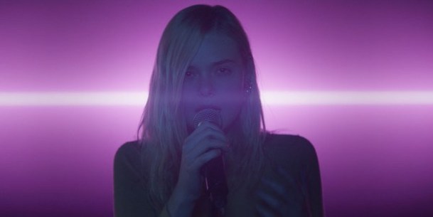 Teen Spirit: Elle Fanning zakusí trnitou cestu ke slávě | Fandíme filmu