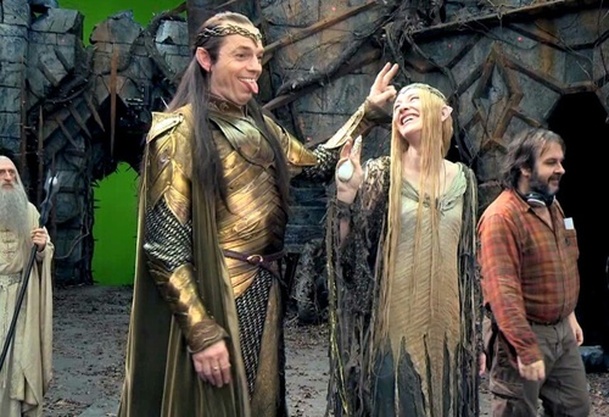 Pán prstenů: Představí se Hugo Weaving znovu jako Elrond? | Fandíme serialům