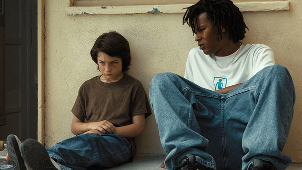 Mid90s: Jonah Hill okouzlil diváky svým režijním debutem | Fandíme filmu