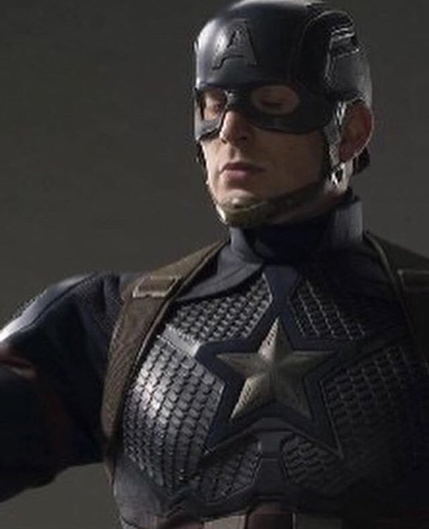 Avengers 4: Nové fotky Captainova kostýmu, další navrátilci | Fandíme filmu