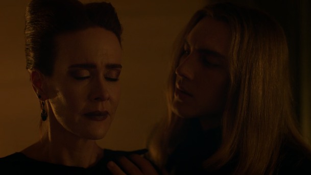 American Horror Story 9:  Jedna z hlavních hvězd bude skoro úplně chybět | Fandíme serialům