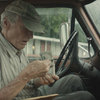 The Mule: Clint Eastwood je ještě jednou za drsňáka v prvním traileru | Fandíme filmu