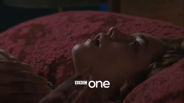 The Little Drummer Girl: Super trailer na stylovou špionážní novinku | Fandíme serialům