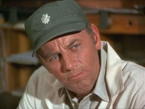 M*A*S*H: Proč Wayne "Trapper" Rogers opustil seriál | Fandíme serialům