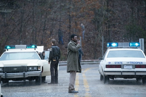 Temný případ: Mahershala Ali v novém traileru na True Detective 3 | Fandíme serialům