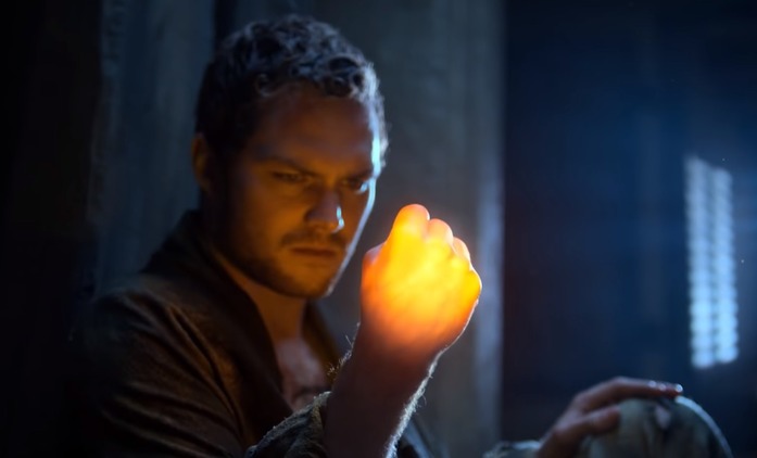 Iron Fist: Finn Jones a showrunner se vyjádřili ke zrušení | Fandíme seriálům