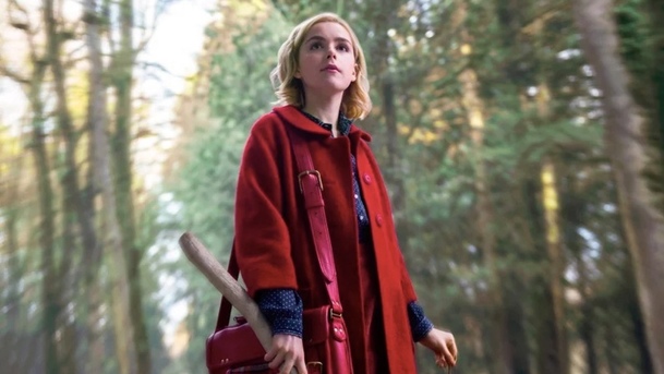 Chilling Adventures of Sabrina: Netflix schválil dalších 16 dílů povedeného seriálu | Fandíme serialům