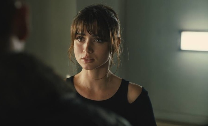 Knives Out: K Danielu Craigovi se připojila Ana de Armas | Fandíme filmu