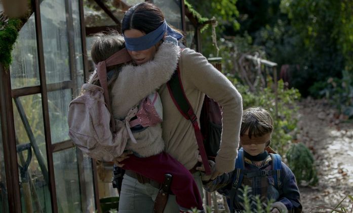 Bird Box: Sandra Bullock v mrazivém traileru | Fandíme filmu