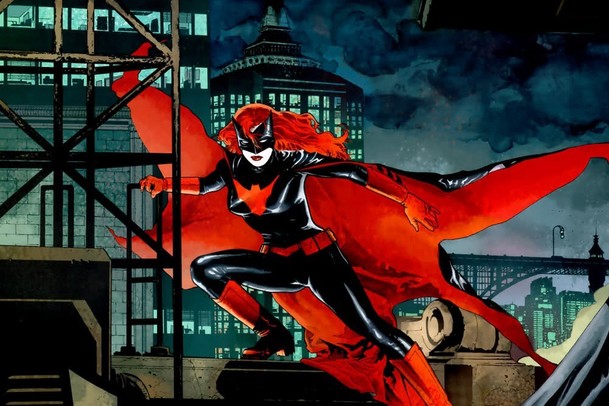 Batwoman: Hrdinka na nové fotce z natáčení a jak to bude s Batmanem | Fandíme serialům