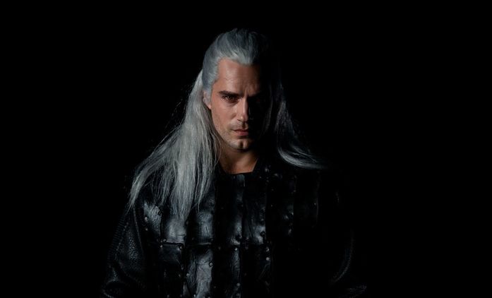 Zaklínač: Henry Cavill jako Geralt odhalen na prvním videu | Fandíme seriálům