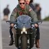 Top Gun: Maverick - Cruise a Connelly na fotkách z natáčení | Fandíme filmu