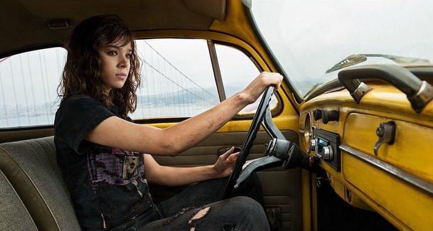 Bumblebee: Hailee Steinfeld pro film nahrála novou písničku | Fandíme filmu