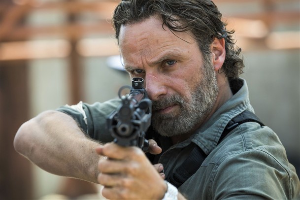 Živí mrtví: Rick Grimes se vrátí ve filmové trilogii | Fandíme serialům
