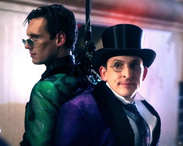 Gotham: Nový vzhled Tučňáka a Hádankáře | Fandíme serialům