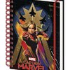 Captain Marvel: Nové obrázky s hrdinkou v klasické helmě | Fandíme filmu