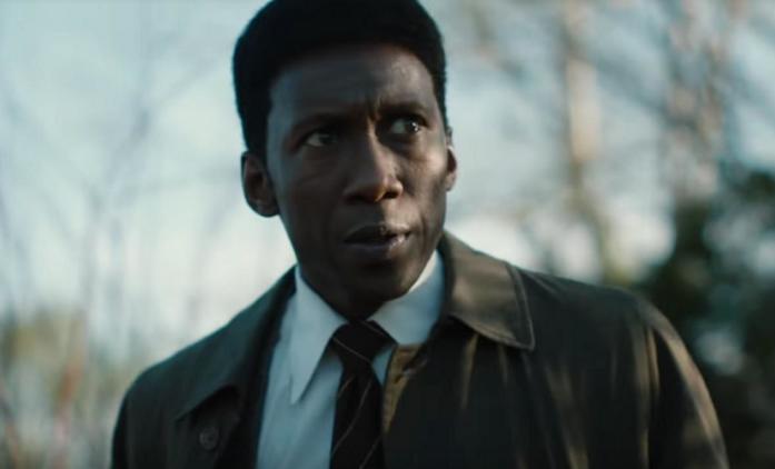 Temný případ: Mahershala Ali v novém traileru na True Detective 3 | Fandíme seriálům