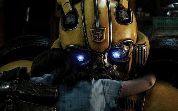 Bumblebee: Recenzenti mluví o nejlepším Transformers filmu | Fandíme filmu