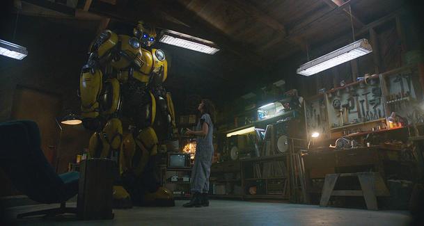 Bumblebee: Recenzenti mluví o nejlepším Transformers filmu | Fandíme filmu