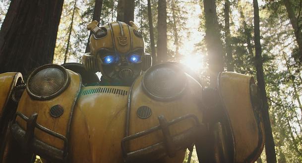 Bumblebee: Recenzenti mluví o nejlepším Transformers filmu | Fandíme filmu