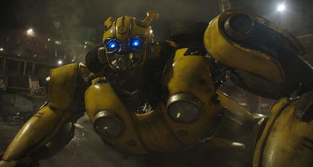 Bumblebee: Recenzenti mluví o nejlepším Transformers filmu | Fandíme filmu