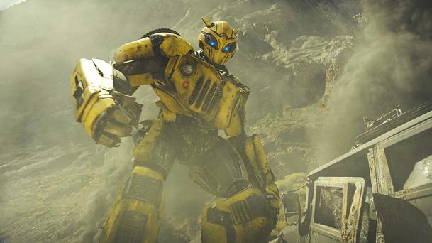 Bumblebee: Recenzenti mluví o nejlepším Transformers filmu | Fandíme filmu