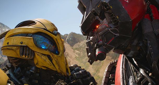 Bumblebee: Recenzenti mluví o nejlepším Transformers filmu | Fandíme filmu