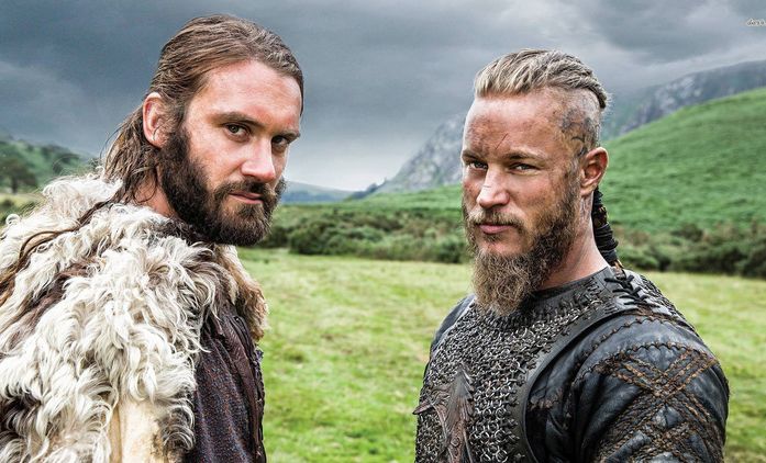 Vikingové nejsou Hra o trůny, říká Clive Standen v reakci na osud Ragnara | Fandíme seriálům