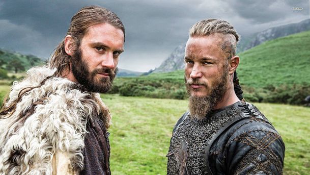 Vikingové nejsou Hra o trůny, říká Clive Standen v reakci na osud Ragnara | Fandíme serialům
