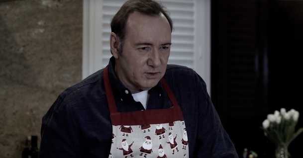 House of Cards: Kevin Spacey bizarním videem budí nové diskuze | Fandíme serialům