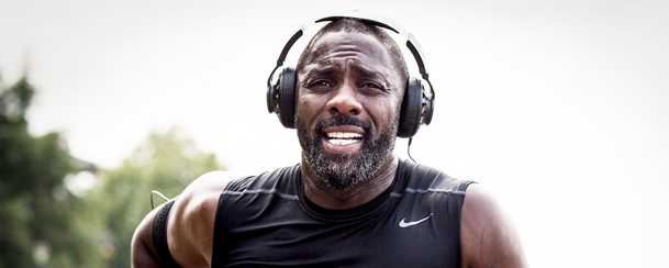 Turn Up Charlie: Idris Elba na prvních fotkách | Fandíme serialům