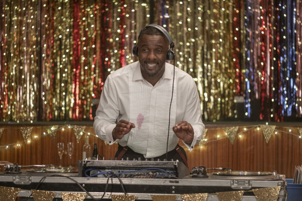 Turn Up Charlie: Idris Elba na prvních fotkách | Fandíme serialům