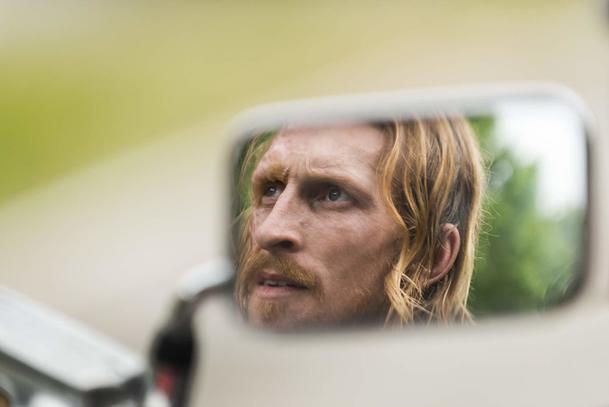 Živí mrtví: Dwight končí! Přesouvá se do spin-offu | Fandíme serialům