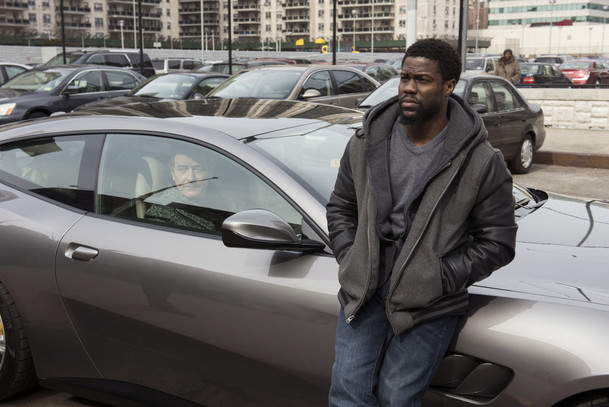 Kevin Hart, známý herec a častý spolupracovník The Rocka, se zranil při vážné autonehodě | Fandíme filmu