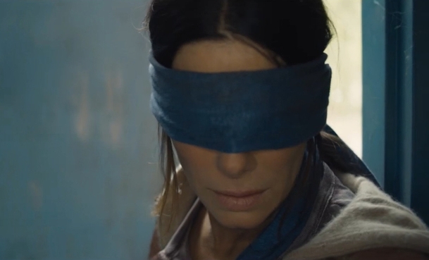 Bird Box: Netflix po naléhání diváků vystřihl z filmu kontroverzní pasáž | Fandíme filmu