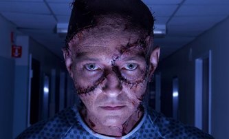 Nightmare Cinema: Mickey Rourke v traileru nabízí pět hororových příběhů | Fandíme filmu