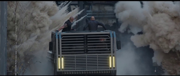 Hobbs & Shaw: The Rock bez Vina Diesela je v prvním traileru ještě zběsilejší | Fandíme filmu