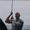 Hobbs & Shaw: The Rock bez Vina Diesela je v prvním traileru ještě zběsilejší | Fandíme filmu